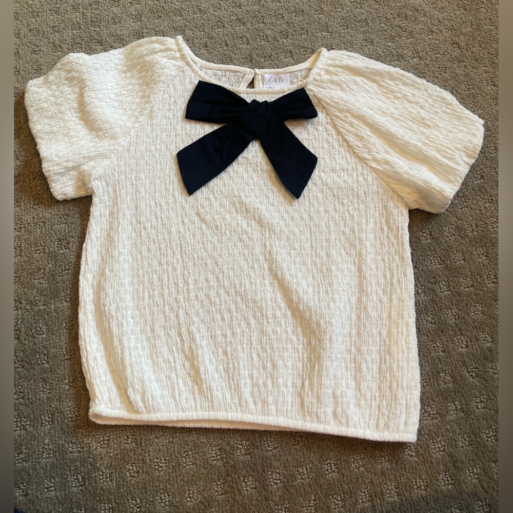 Girls White/Cream Top Bundle
Like New!